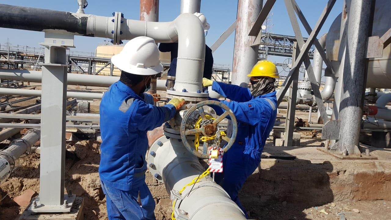 ATJ technicians torquing a flange joint